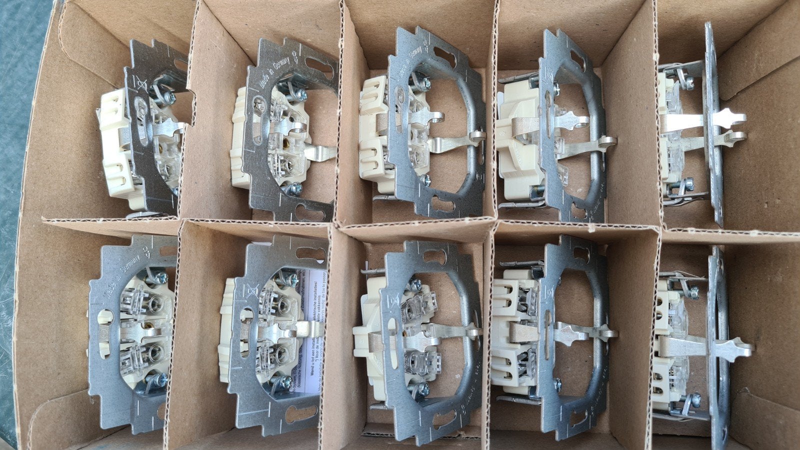 Busch-Jaeger Stopcontact (10 stuks) - Nieuw in doos, Ophalen, Nieuw, Busch-Jaeger, Stopcontact