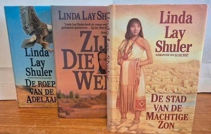 Linda Lay Shuler.Zij Die Weet trilogie, Boeken, Ophalen of Verzenden, Zo goed als nieuw
