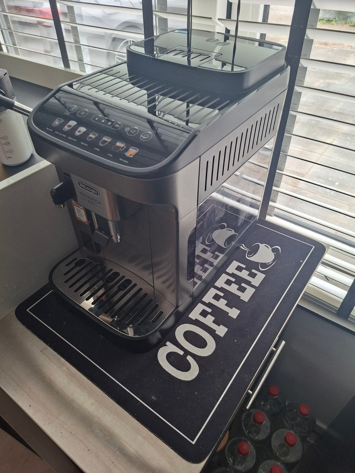 De'Longhi Magnifica Evo koffiemachine met opzet tafel, Ophalen, 10 kopjes of meer, Koffiemachine, Koffiebonen