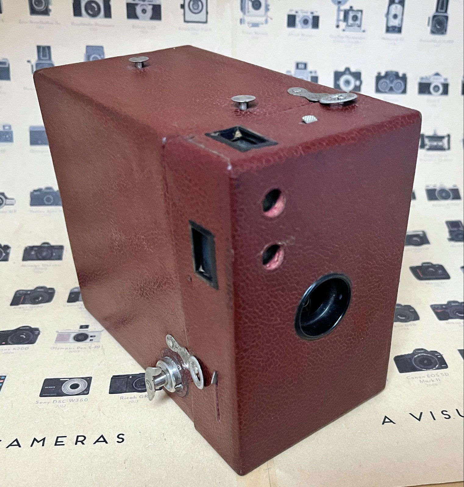 Vintage Kodak Brownie Box Camera - donker rood, Ophalen of Verzenden, Gebruikt, Compact, Kodak
