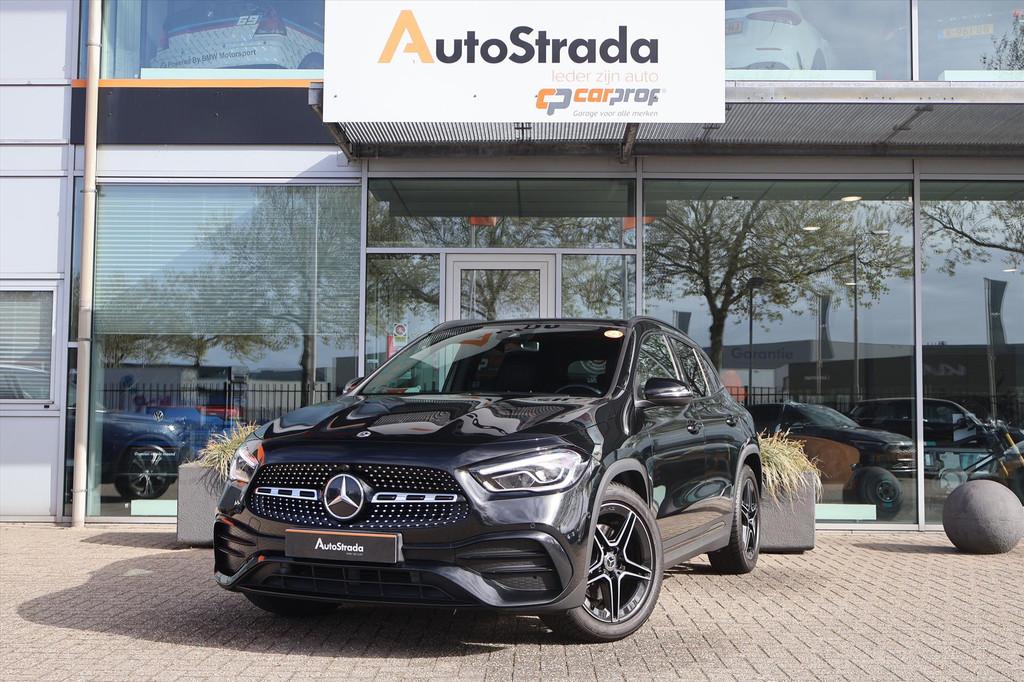 Mercedes GLA 180 AMG-Line 136pk | Cruise | Climate | Navigat, Gebruikt, 4 cilinders, Met garantie (alle), Zwart