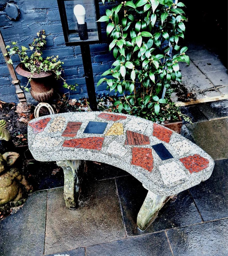 Natuurstenen tuinbankje ingelegd, Tuin en Terras, Ophalen, Zo goed als nieuw, Overige materialen