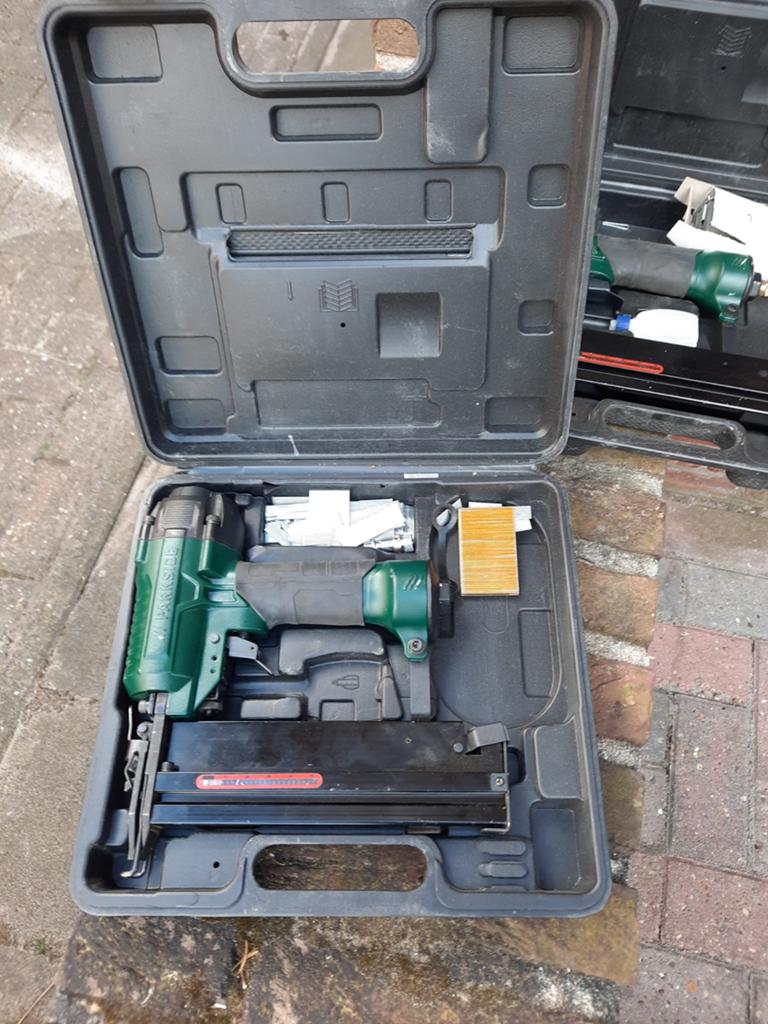 2x Parkside lucht tackers in koffer -nieuwe slagpennen nodig, Ophalen of Verzenden, Gebruikt