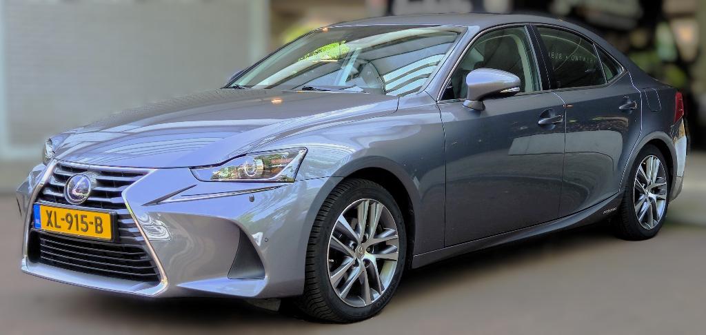Te koop Lexus IS 300h Hybrid CVT Grijs *CD auto*, Automaat, 181 pk, Leder en Stof, 23 km/l