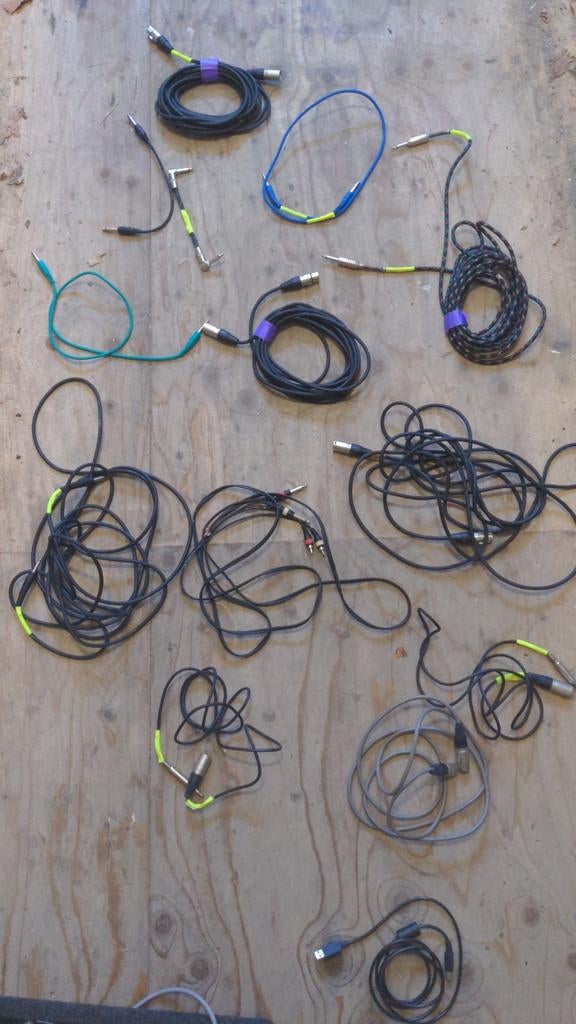Diverse audiokabels voor geluidsinstallatie, Audio, Tv en Foto, Audiokabels en Televisiekabels, Ophalen, Minder dan 2 meter, Overige kabels