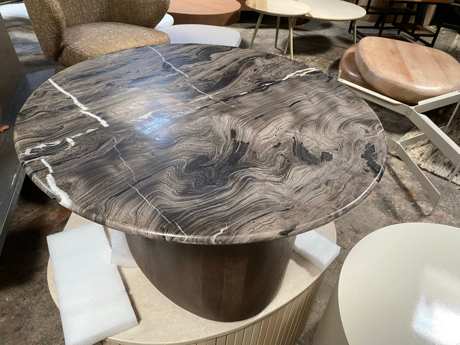 Salontafel Jimme - Donkerbruin echt Marmer Mango Hout - 70cm, Ophalen, Overige materialen, Rond, Nieuw