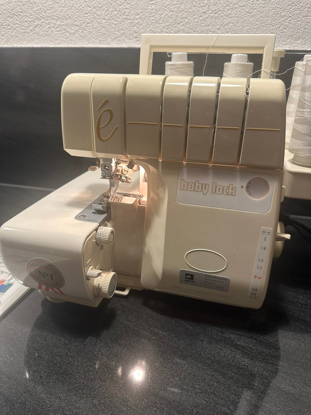Babylock jet air systeem, Hobby en Vrije tijd, Naaimachines en Toebehoren, Ophalen of Verzenden, Zo goed als nieuw, Lockmachine