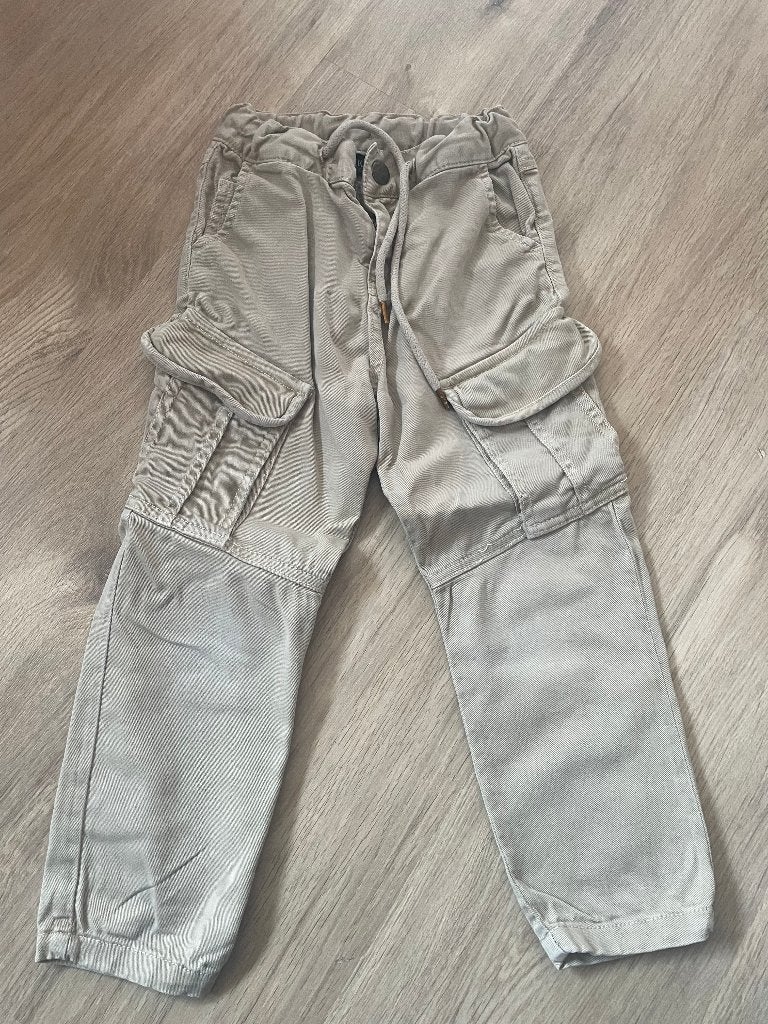 Cargo broek van like flo, Kinderen en Baby's, Kinderkleding | Maat 110, Broek, Gebruikt, Ophalen of Verzenden, Like flo
