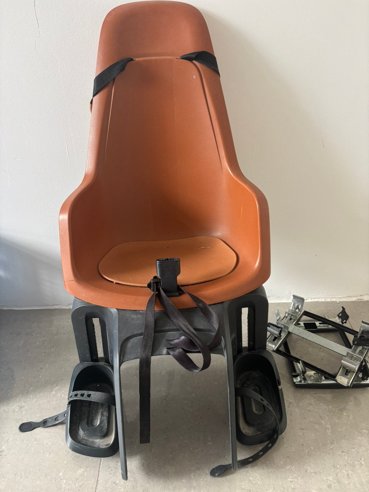 Bobike  Maxi one fietsstoeltje met 2 beugels, Achterzitje, Voetsteuntjes, Zo goed als nieuw, Ophalen