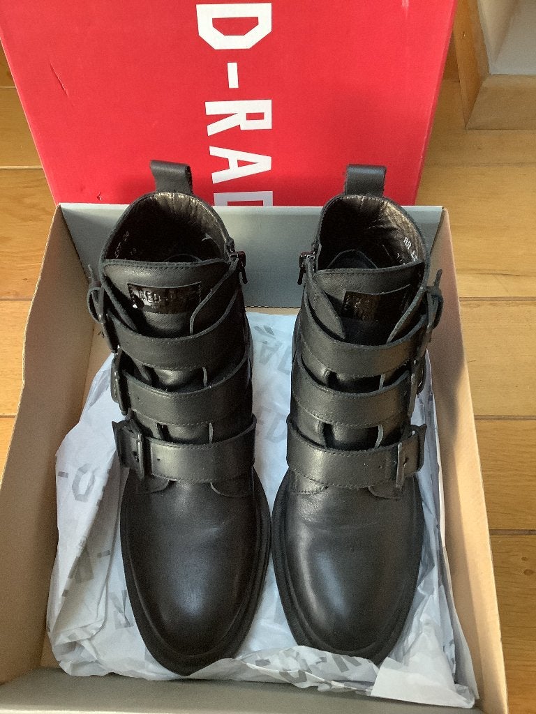 Half hoge stoere boots! Merk RED- RAG MT 39 ZGAN., Kleding | Dames, Schoenen, Ophalen of Verzenden, Zo goed als nieuw, Zwart, Sneakers of Gympen