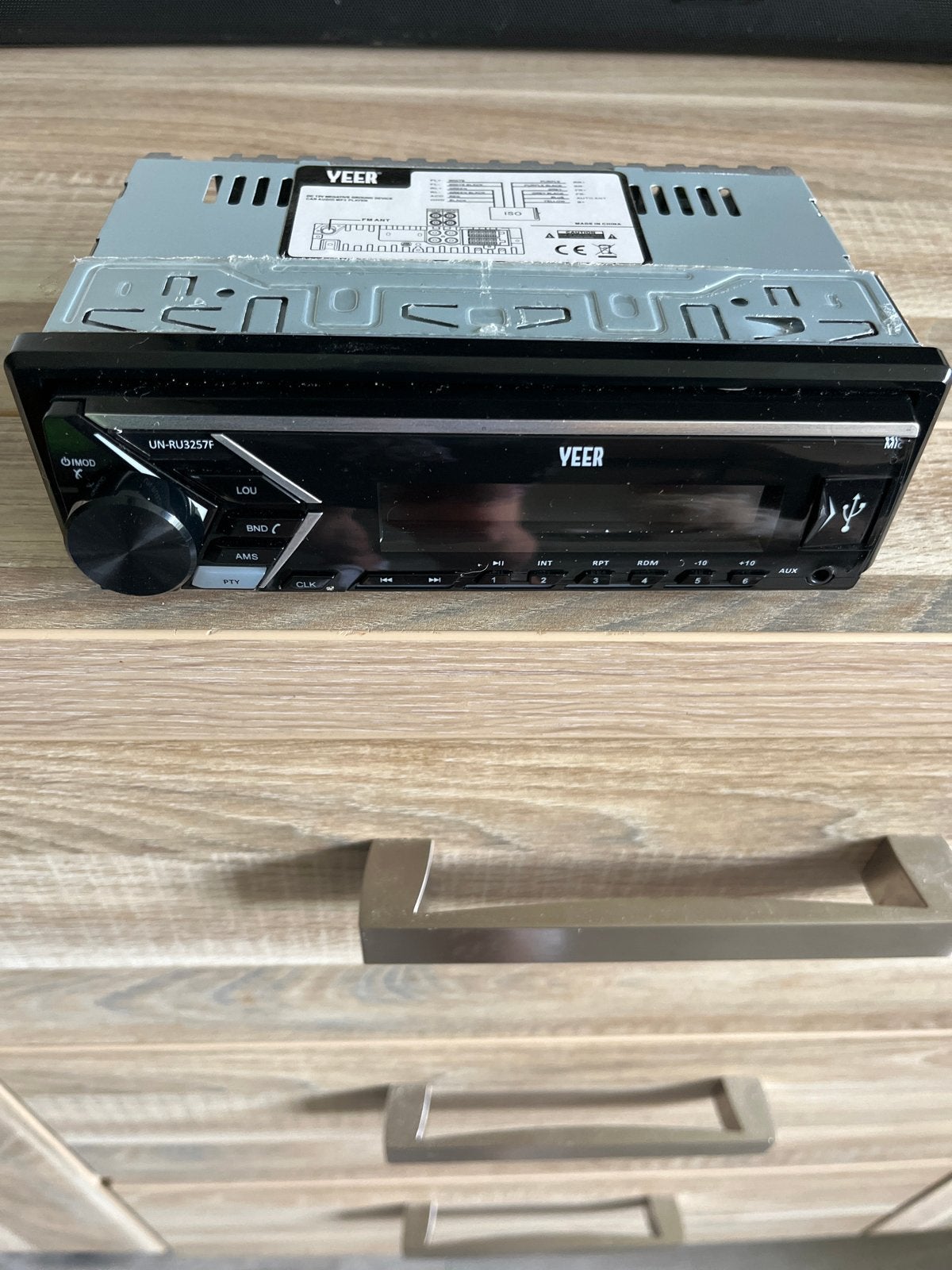 VEER Autoradio UN-RU3257F - Gebruikt, Ophalen of Verzenden, Gebruikt