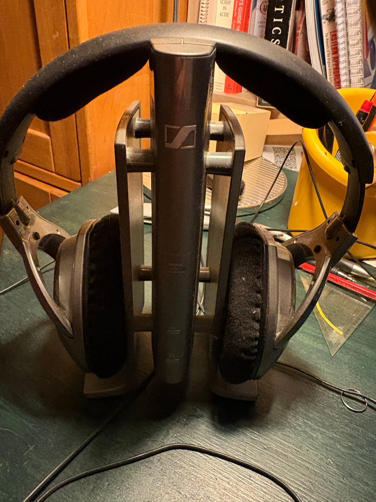 Sennheiser HDR 180 Draadloze Over-ear Hoofdtelefoon met Basi, Gebruikt, Sennheiser, Ophalen of Verzenden, Over-ear