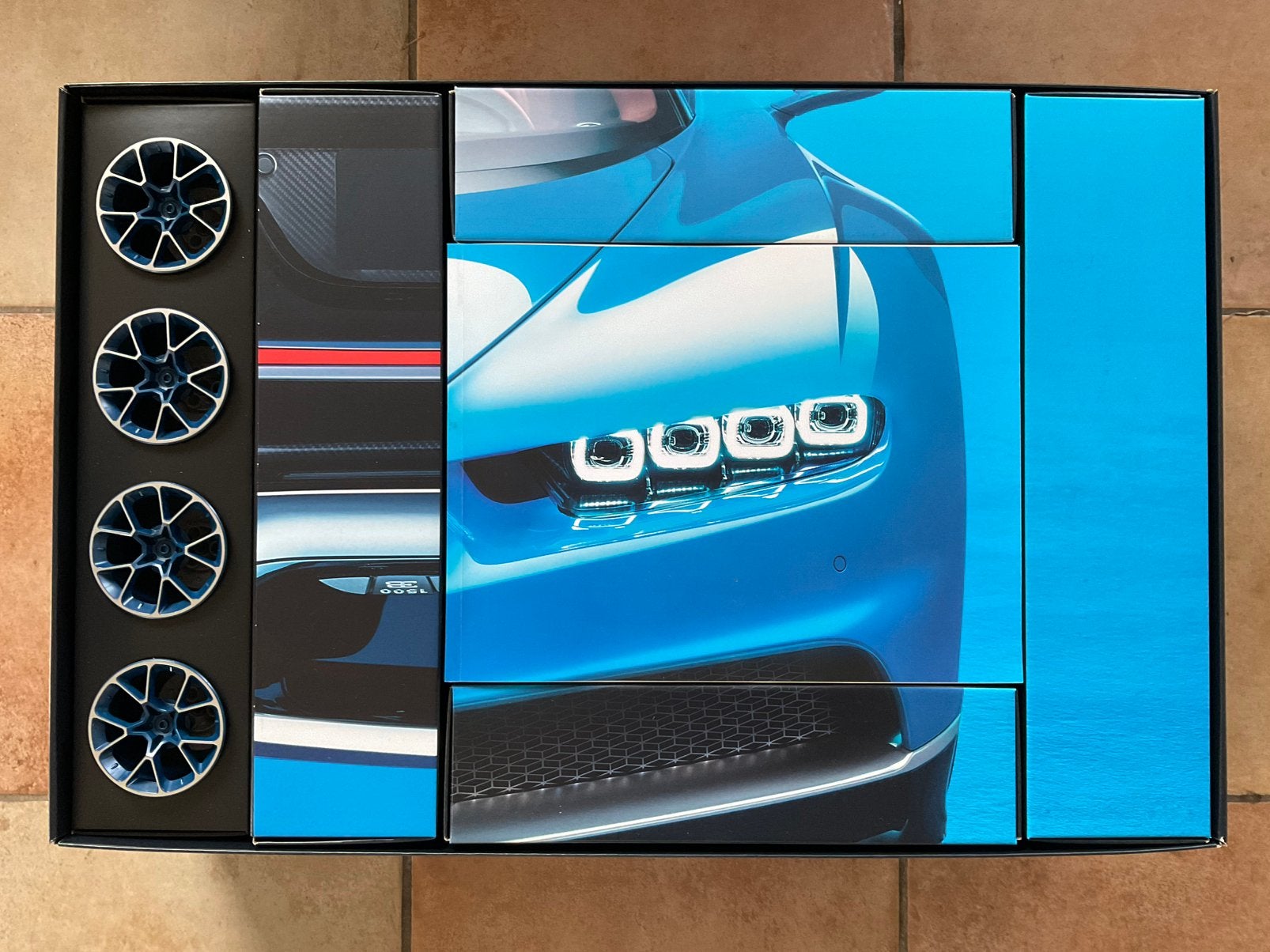 Lego Bugatti 42083, 35% gebouwd, rest nog in verpakking, Ophalen of Verzenden, Zo goed als nieuw, 1:50 of kleiner, Auto