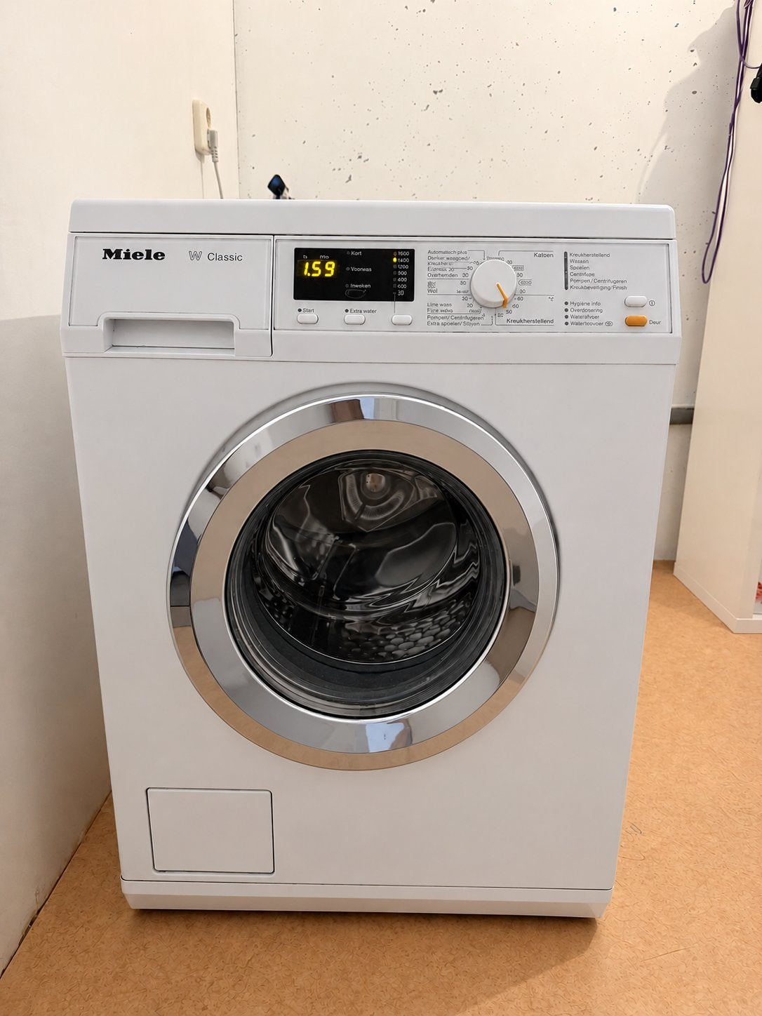 Foto 2 van Miele W Classic Wasmachine - Goede staat