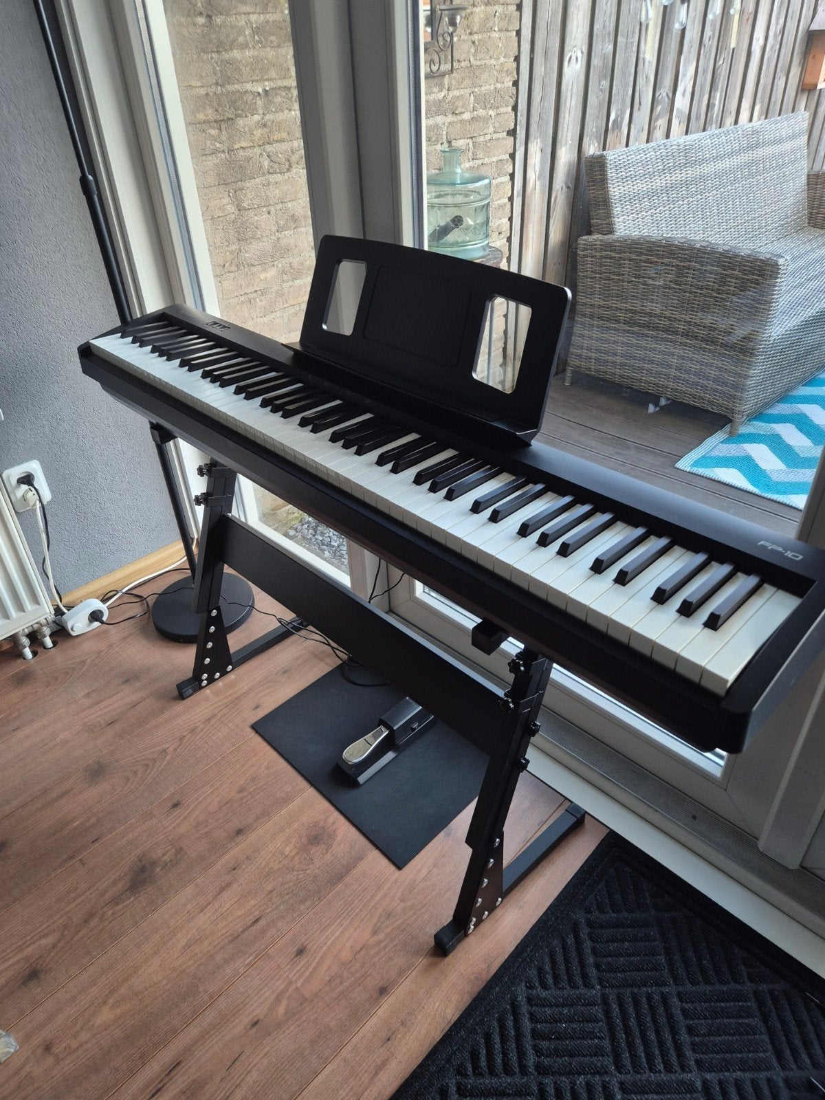 Foto 2 van Roland FP-10 Digitale Piano - Zo goed als nieuw