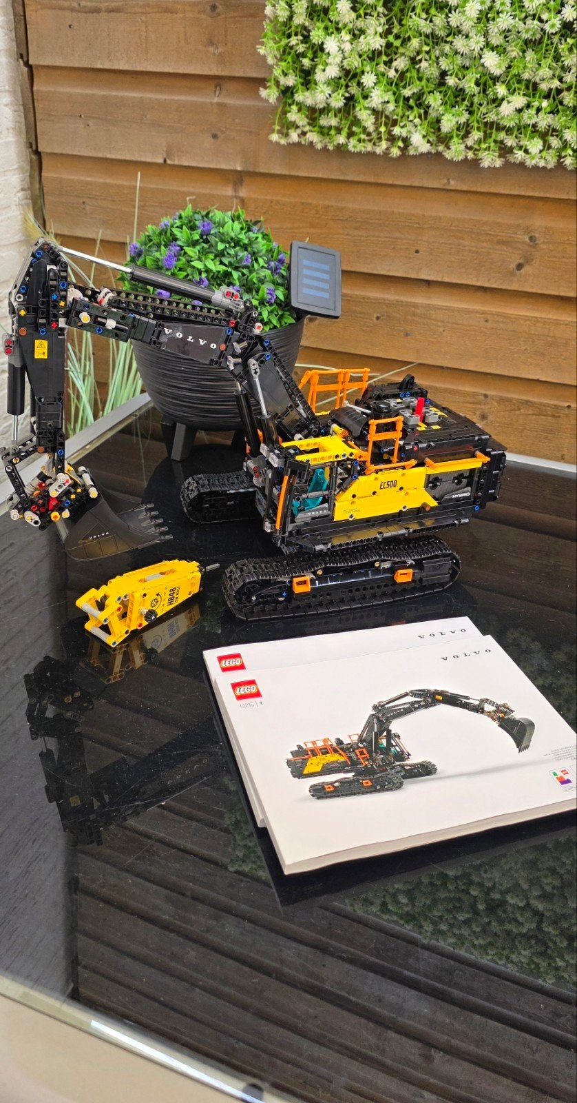 Lego Technic Volvo 42215, Ophalen of Verzenden, Zo goed als nieuw, Complete set, Lego