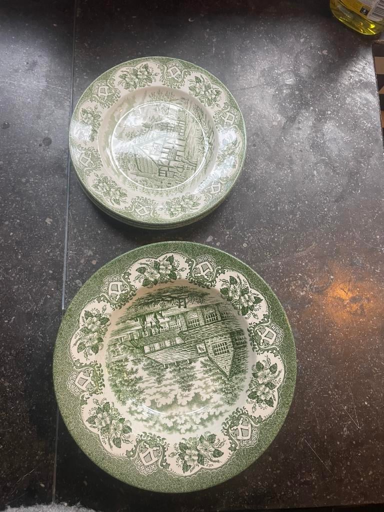 Borden oud groen, Huis en Inrichting, Ophalen, Aardewerk, Overige stijlen, Bord(en)