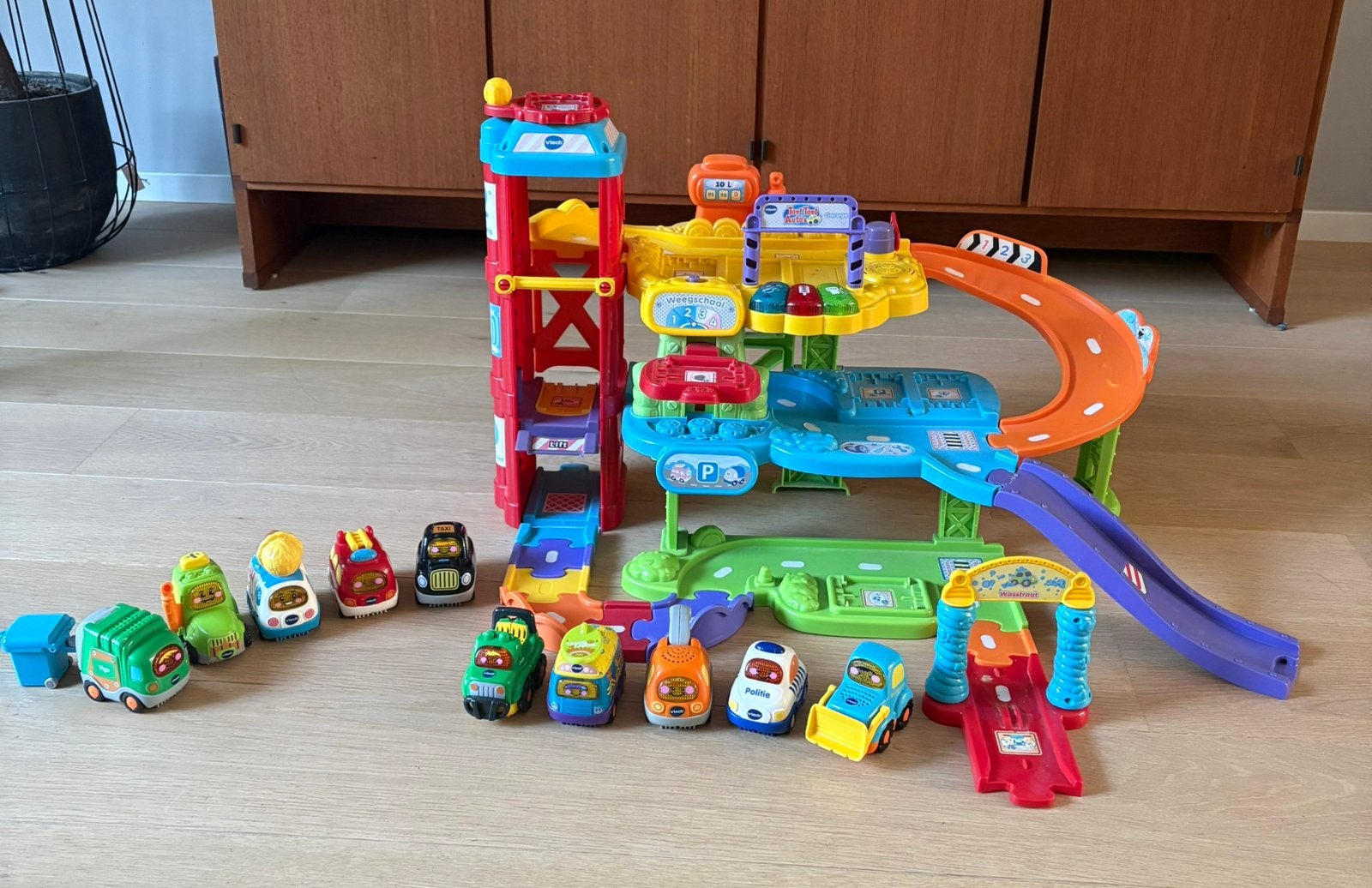 VTech Toet Toet Auto’s garage met auto’s, Ophalen of Verzenden, Zo goed als nieuw, 2 tot 4 jaar