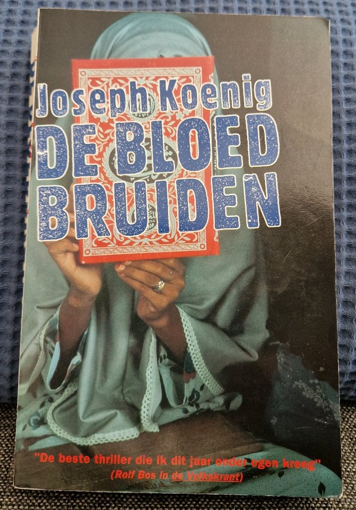 Boek: De bloedbruiden - Joseph Koenig, Ophalen of Verzenden, Gelezen, Joseph Koenig