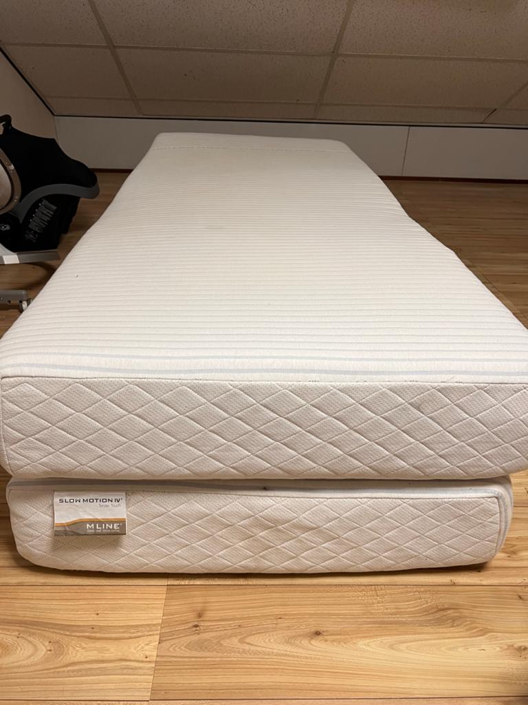 2 stuks M-Line Slow Motion IV Matras - Zo goed als nieuw, 90 cm, Eenpersoons, Ophalen of Verzenden, Zo goed als nieuw