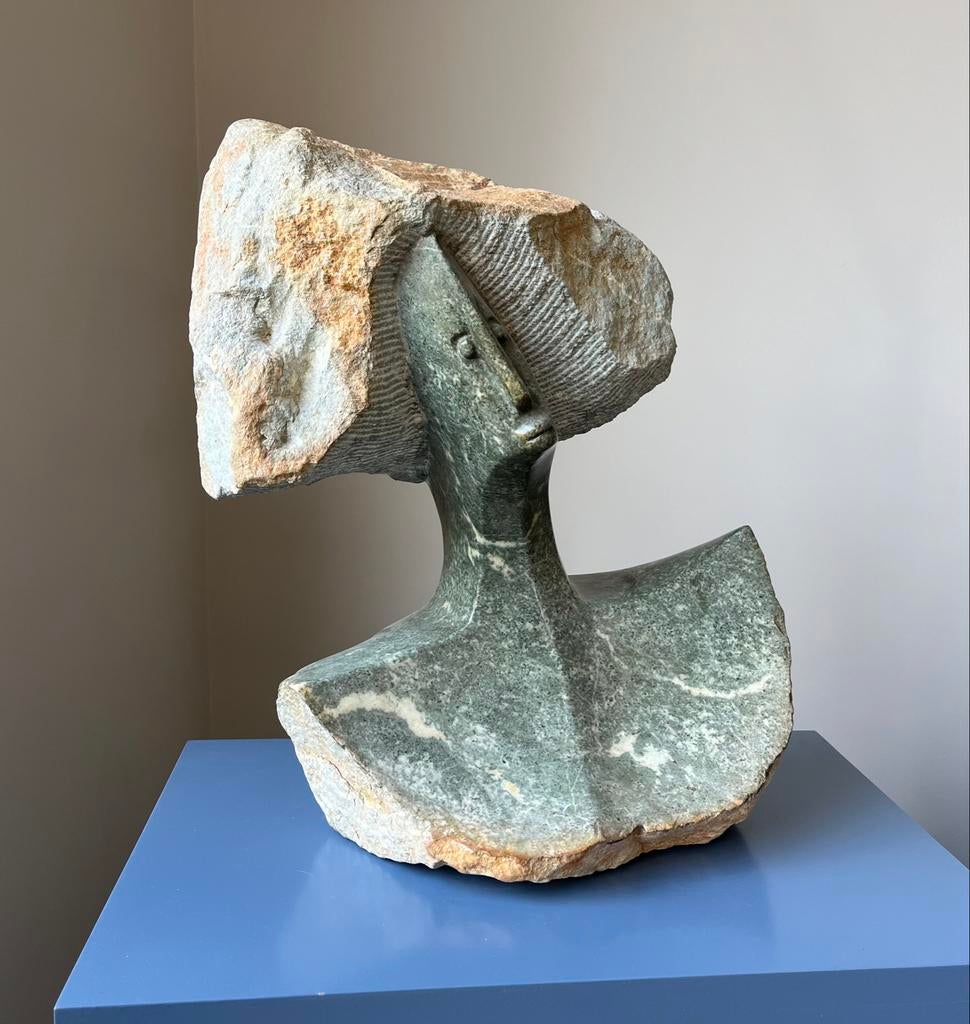 Beeld van serpentijnsteen, Antiek en Kunst, Ophalen, Handgemaakt, 20 - 50 cm, Steen of Keramiek