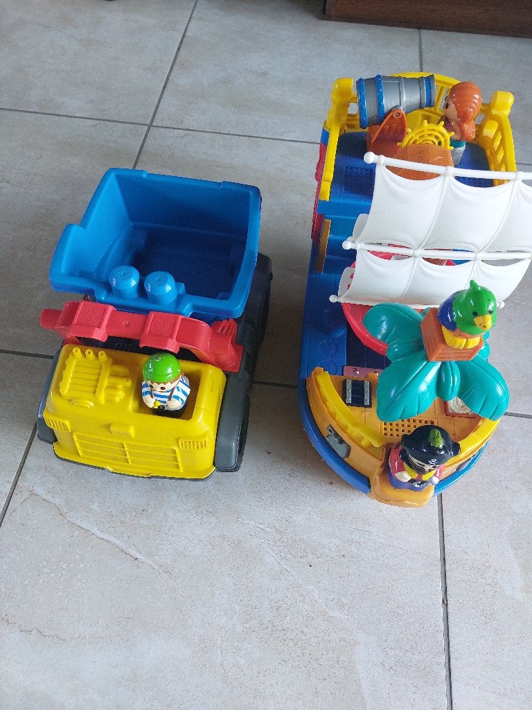 Mega bloks piratenboot met batterijen en kiepauto 31 cm., Ophalen of Verzenden, Gebruikt, Ontdekken, Met geluid