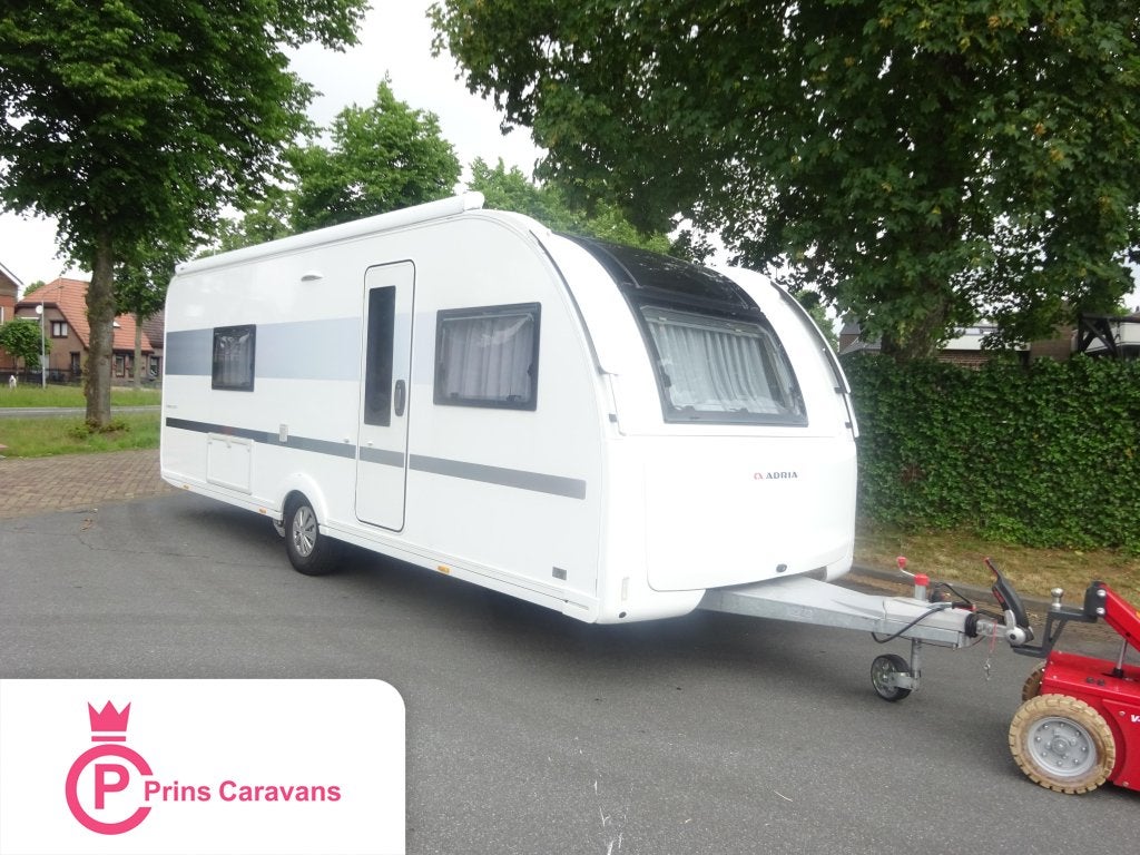 Adria Adora 613 UT GERESERVEERD, Caravans en Kamperen, Schokbreker, Rondzit, Bedrijf, Adria