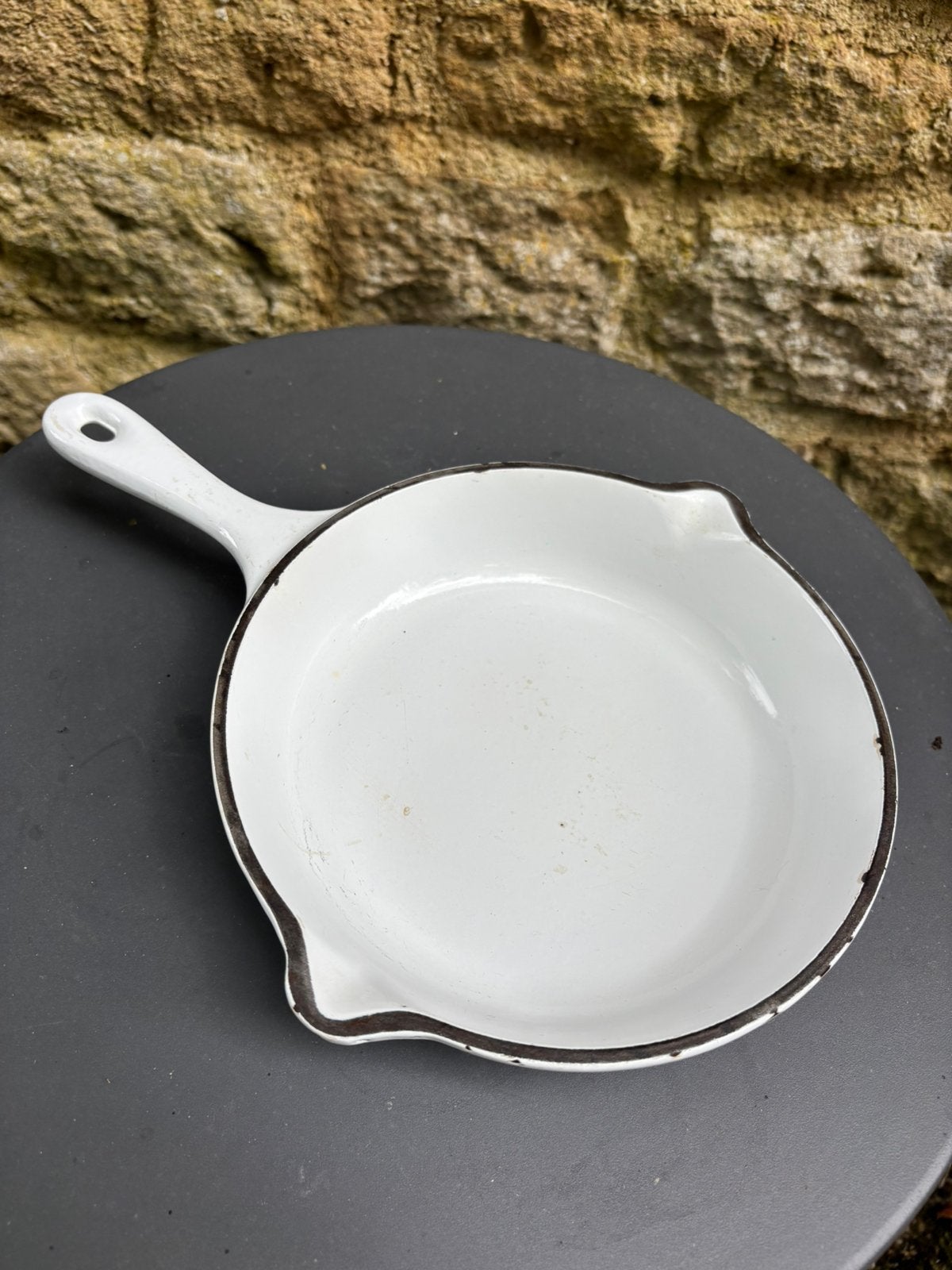Nomar Staub geëmailleerde gietijzeren steelpan 20 cm vintage, Ophalen of Verzenden, Zo goed als nieuw, Gietijzer