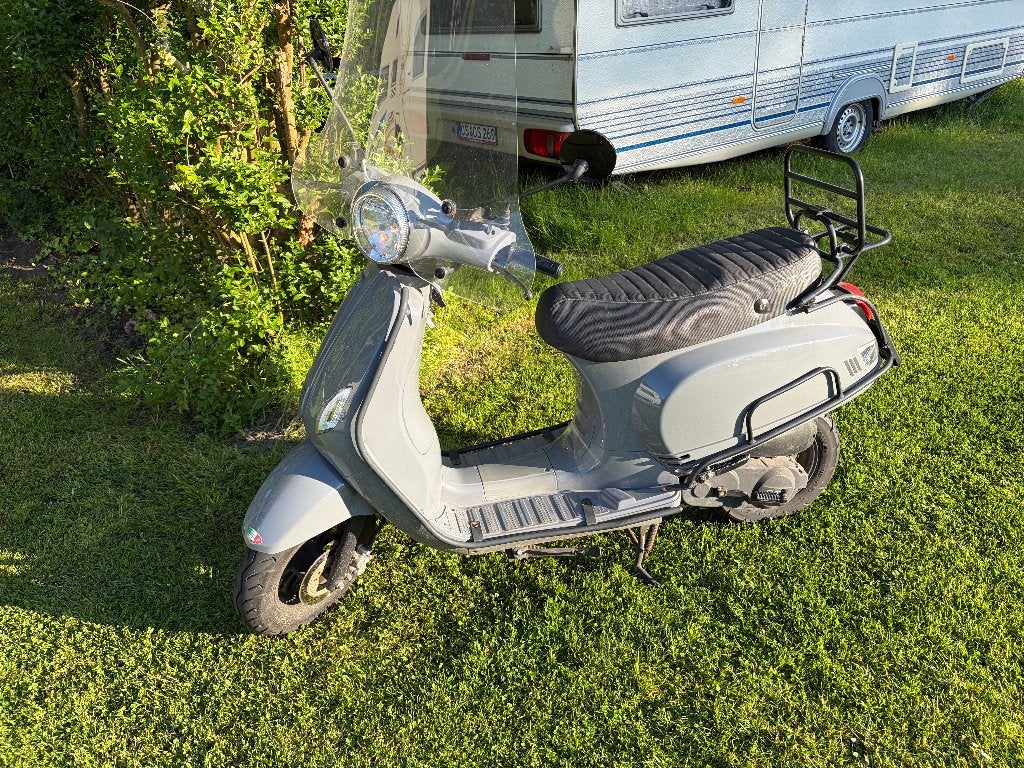 Te koop leuke DTS Milano scooter kleur grijs, Ophalen, Dts, Gebruikt, Maximaal 45 km/u
