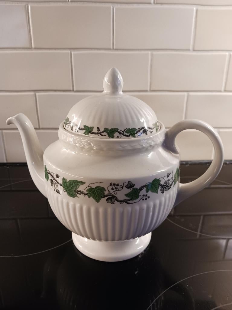 Wedgwood theeservies Royal Stratford, Huis en Inrichting, Ophalen, Overige typen, Zo goed als nieuw, Overige stijlen