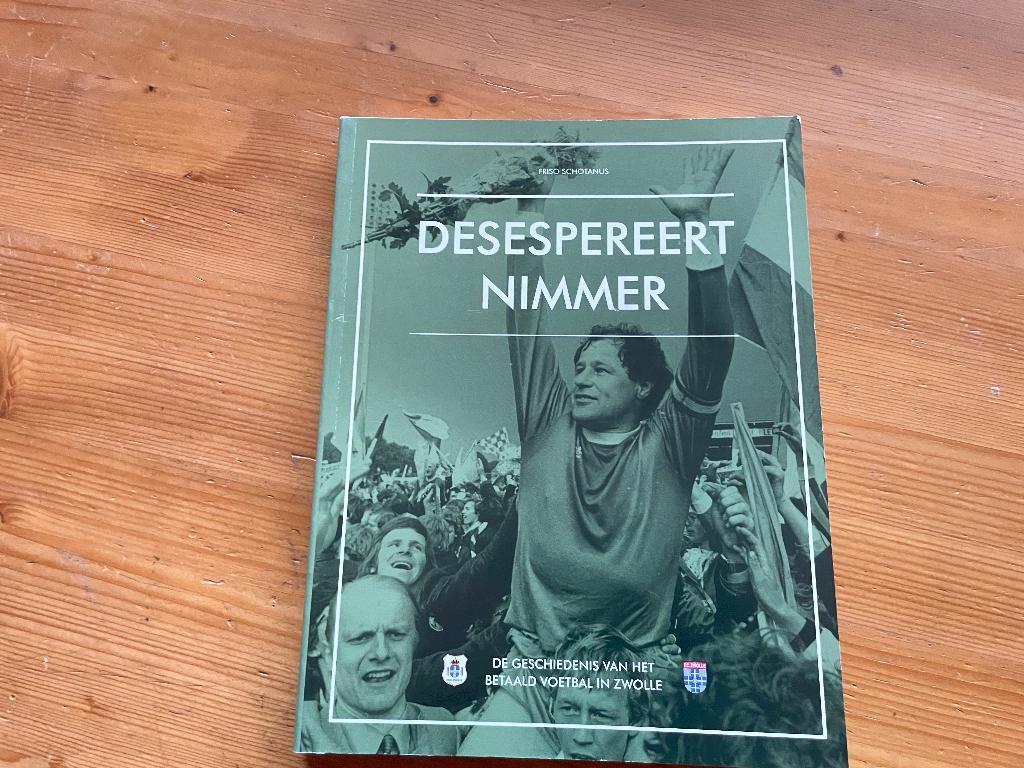 PEC Zwolle boeken, Verzamelen, Ophalen of Verzenden, Zo goed als nieuw, Overige binnenlandse clubs, Boek of Tijdschrift