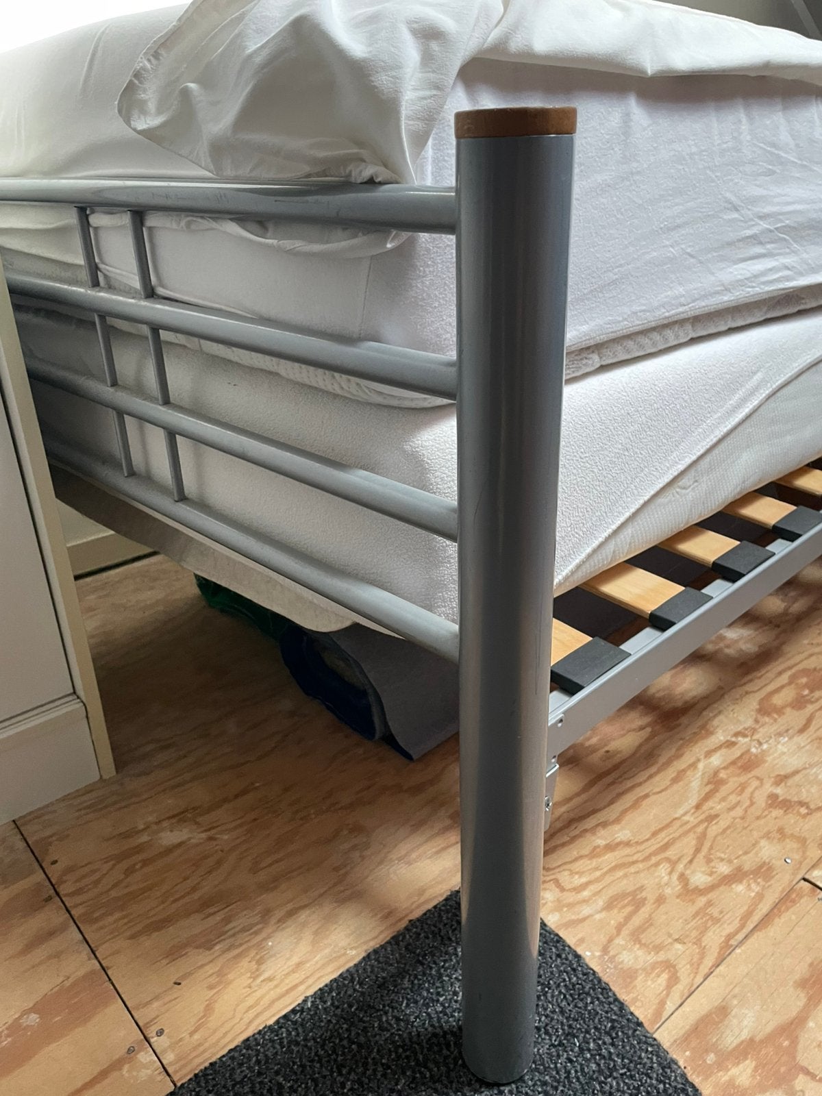 Stalen een persoons bed, Ophalen, Gebruikt, 90 cm, Eenpersoons