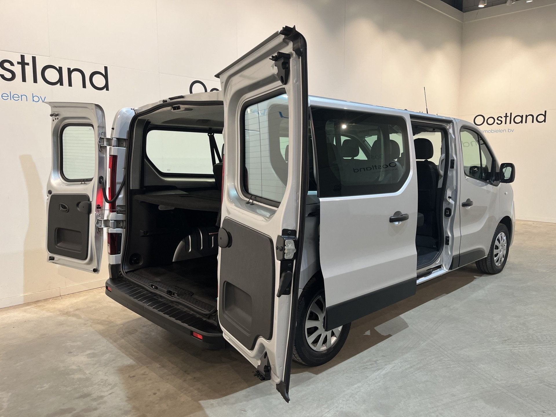 Renault Trafic Passenger 1.6 dCi Grand Personenvervoer / 9-P, Auto's, Voorwielaandrijving, Stof, Gebruikt, Bedrijf