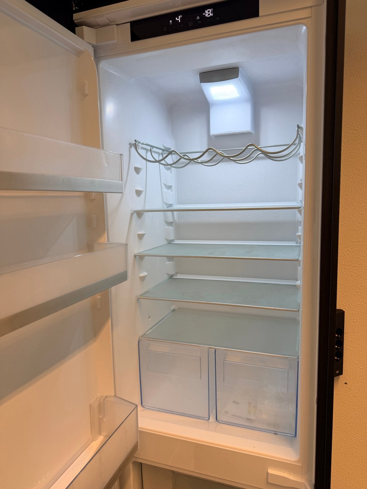 IKEA ISANDE Inbouwkoelkast met diepvries 1,5 jaar oud, Ophalen, 200 liter of meer, 60 cm of meer, Met aparte vriezer