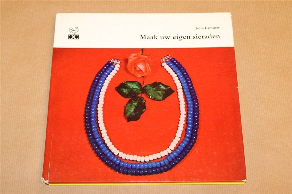 Maak uw eigen Sieraden — Vintage Boek 25 Modellen 1966, Boeken, Ophalen of Verzenden, Gelezen