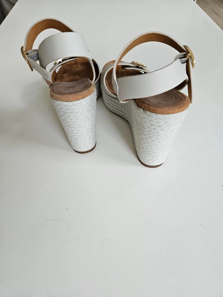 Unisa witte sleehak sandalen - Maat 39 - Nieuw, Ophalen