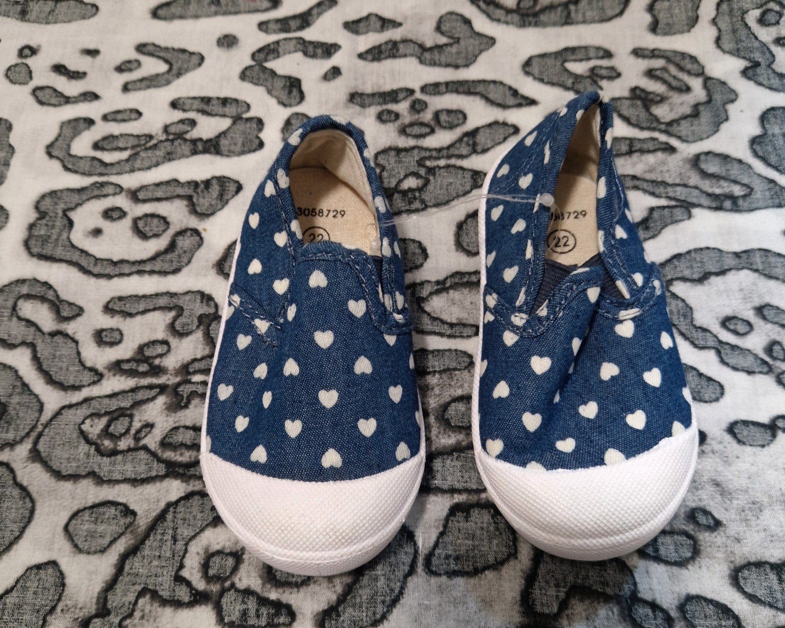 Nieuwe Walkx instapschoenen met hartjes - Maat 22, Ophalen of Verzenden, Nieuw, Jongetje of Meisje, Schoentjes