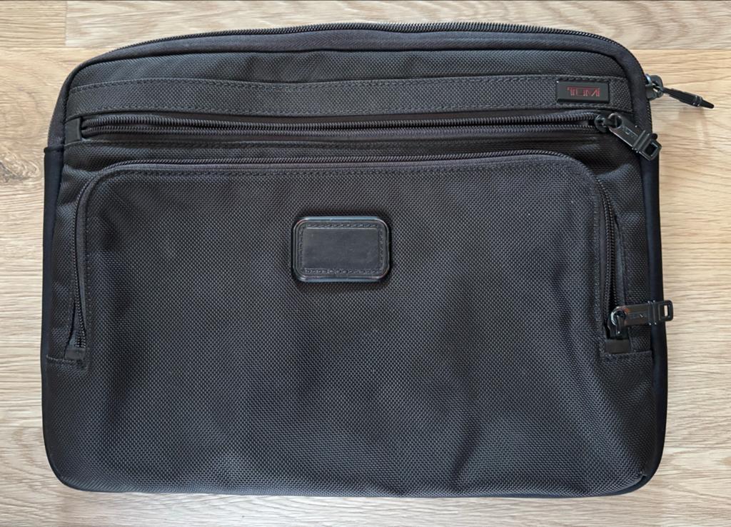 TUMI Laptophoes/Aktetas - Zwart, 14inch, Gevoerd laptopvak, 15 inch, Ophalen of Verzenden, Zo goed als nieuw