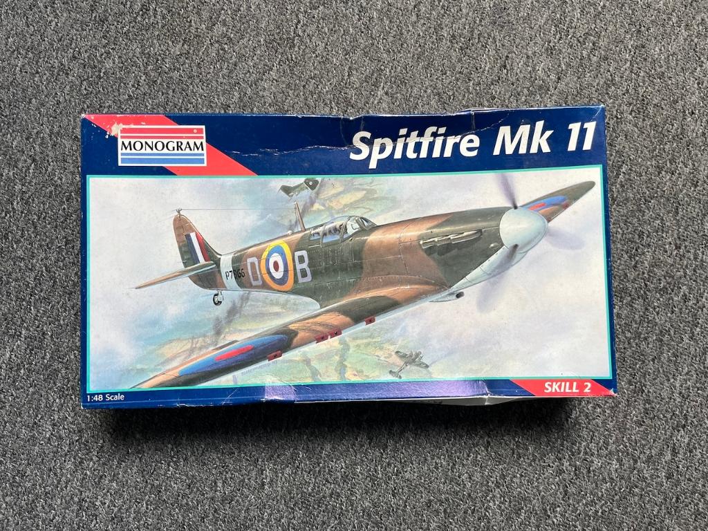 Monogram Spitfire Mk11 1/48, Hobby en Vrije tijd, Overige merken, Ophalen of Verzenden, Zo goed als nieuw, Groter dan 1:72