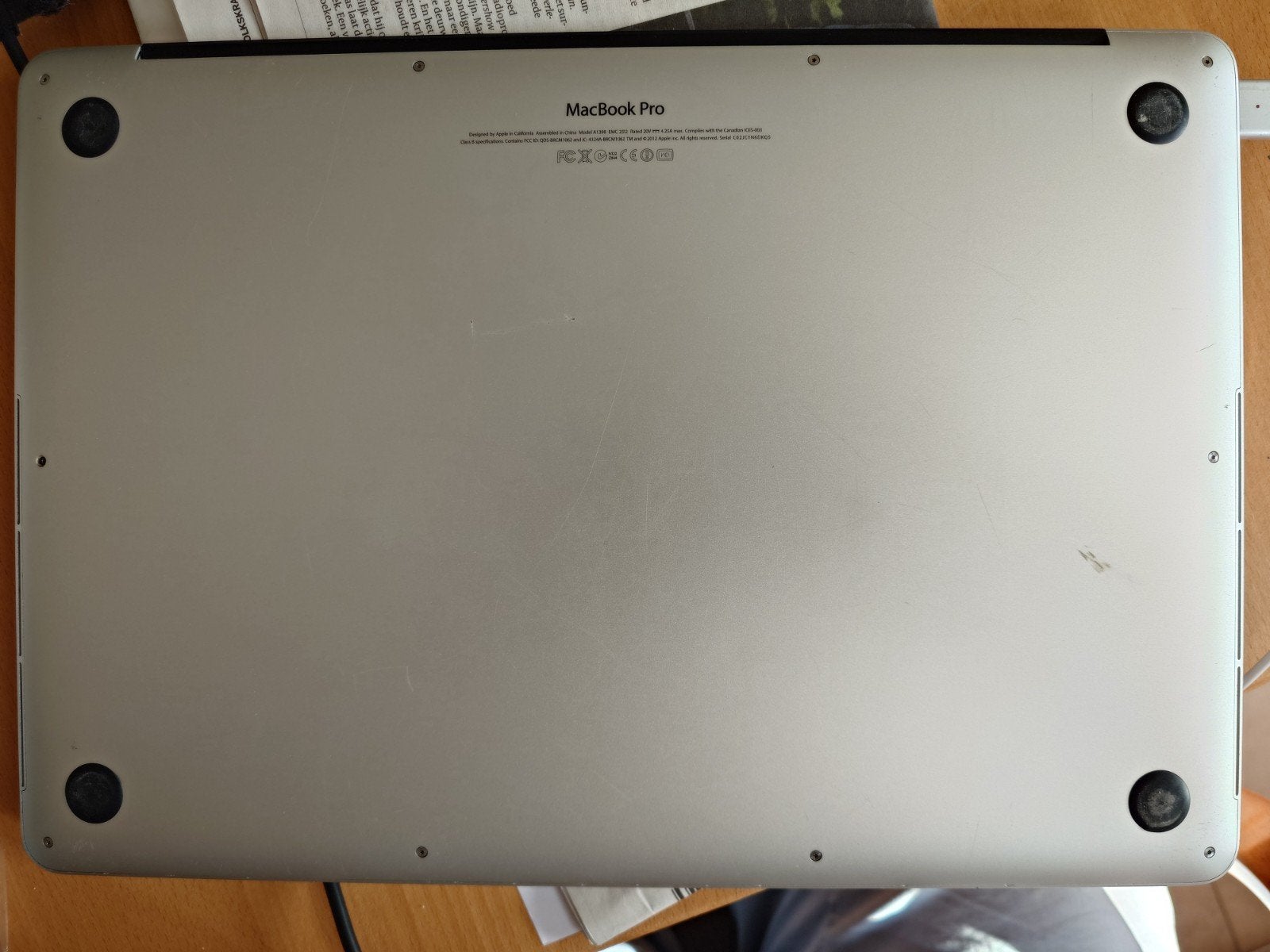 Foto 4 van MacBook Pro 15 inch (2012) - werkend, maar slechte accu.
