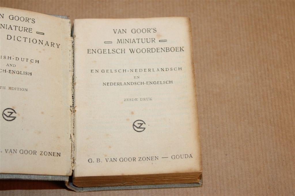 Van Goor\'s Miniatuur Woordenboek — Engels 1927 Antiek, Ophalen of Verzenden, Gelezen, Van Dale, Engels