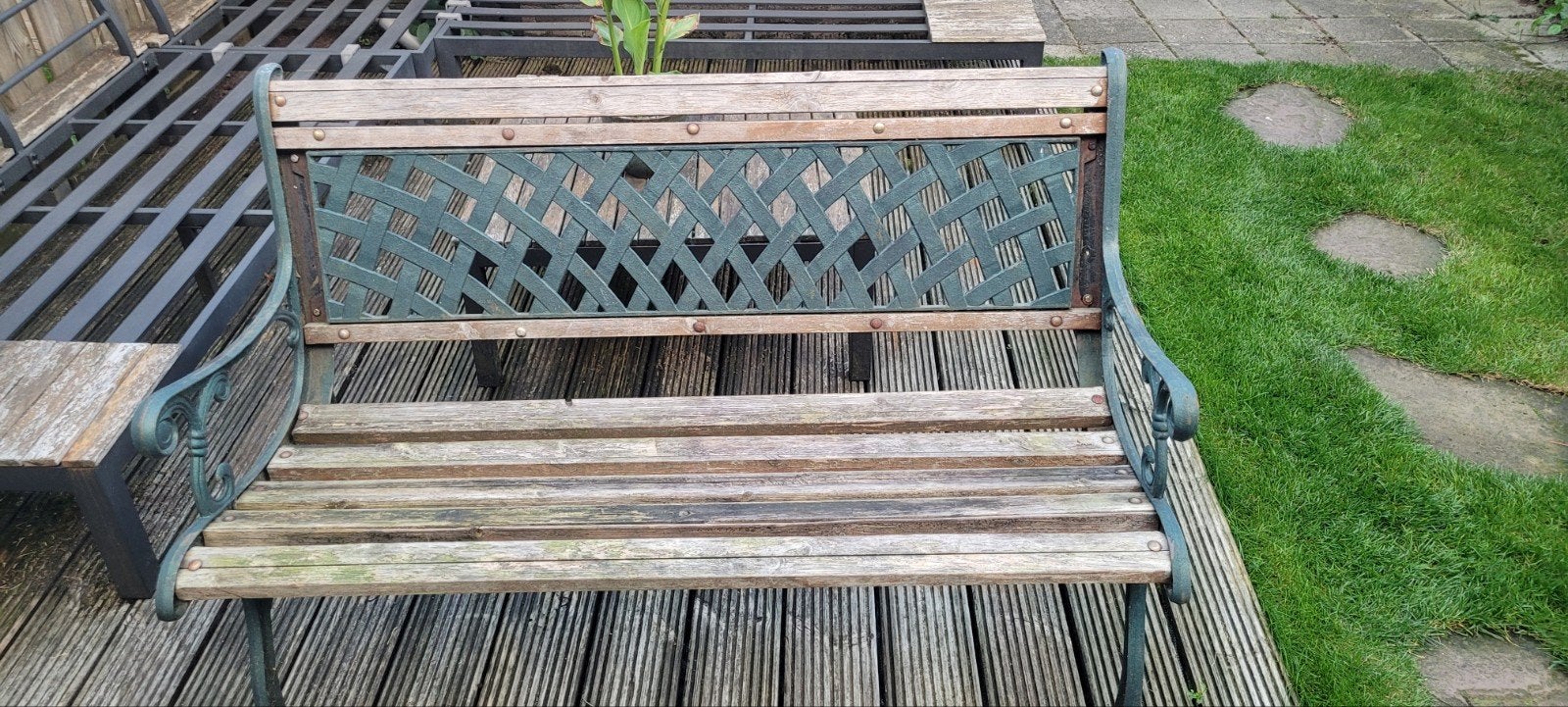 Tuinbank met gietijzeren frame en houten latten, Ophalen