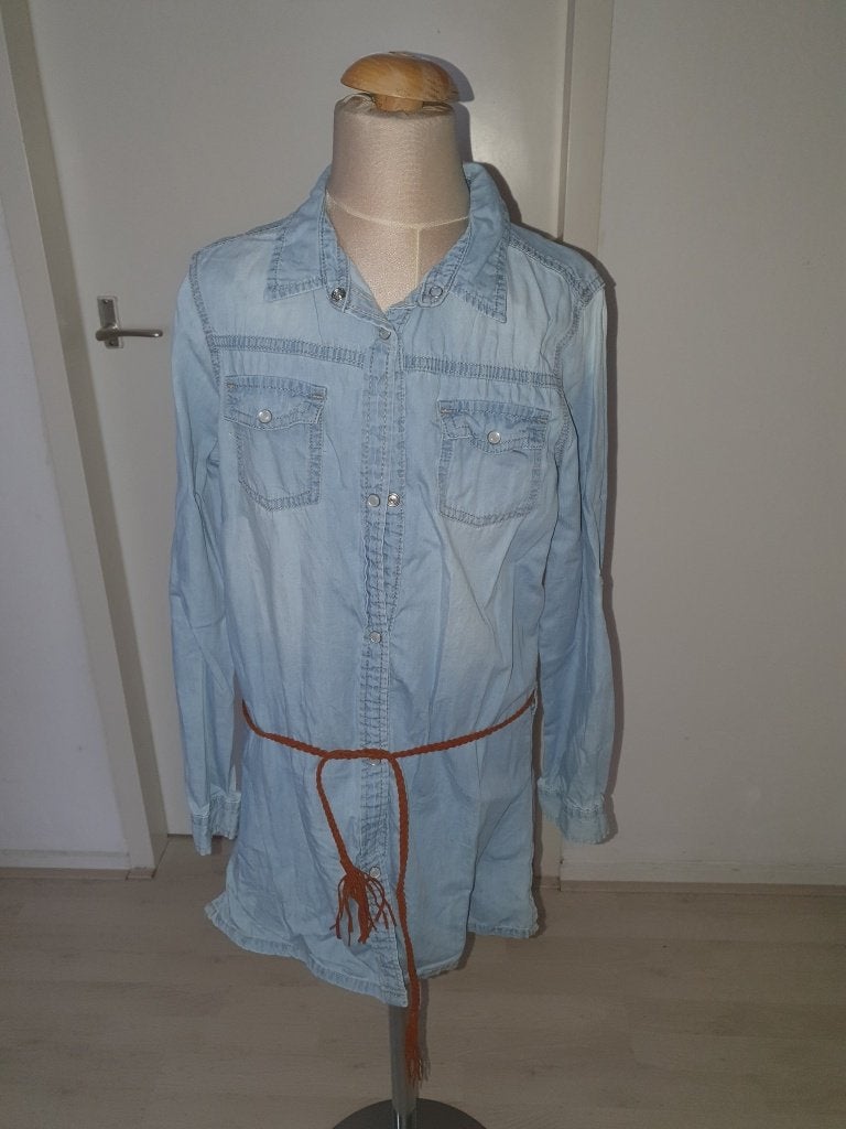 Leuke spijkerjurk met riempje maat 140, Meisje, Ophalen of Verzenden, Zo goed als nieuw, Jurk of Rok