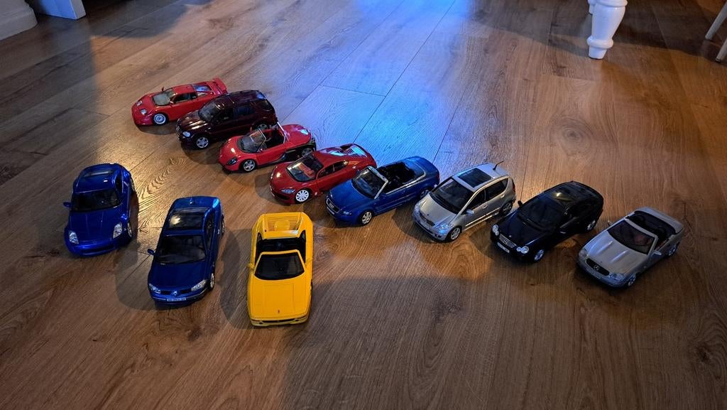 Diverse modelauto's 1/18, Hobby en Vrije tijd, Modelauto's | 1:18, Ophalen of Verzenden, Zo goed als nieuw, Auto, Overige merken