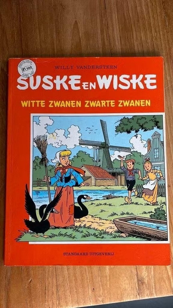 Suske en Wiske: witte zwanen zwarte zwanen. ( 100 jaar AH), Eén stripboek, Ophalen of Verzenden, Zo goed als nieuw, Willy Vandersteen
