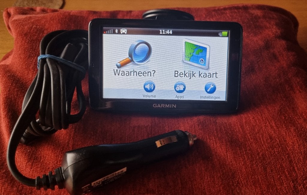 Garmin Nüvi 2595, Nieuwe kaart Z-Europa, kabel, raamhouder, Auto diversen, Autonavigatie, Ophalen of Verzenden, Zo goed als nieuw