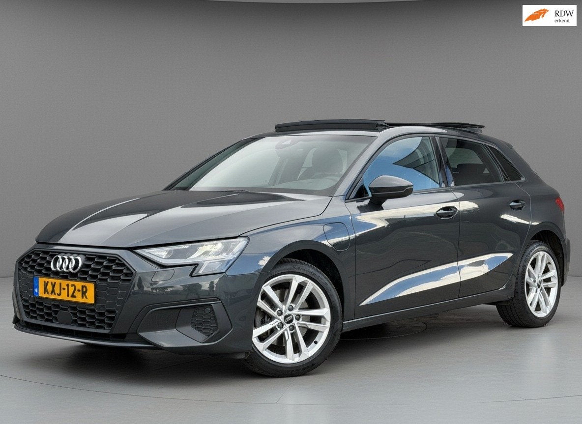 Audi A3 Sportback 40 TFSI e Edition|Pano|Carplay|Virtual|Ada, Auto's, Dealer onderhouden, Gebruikt, 4 cilinders, Plug-in hybride