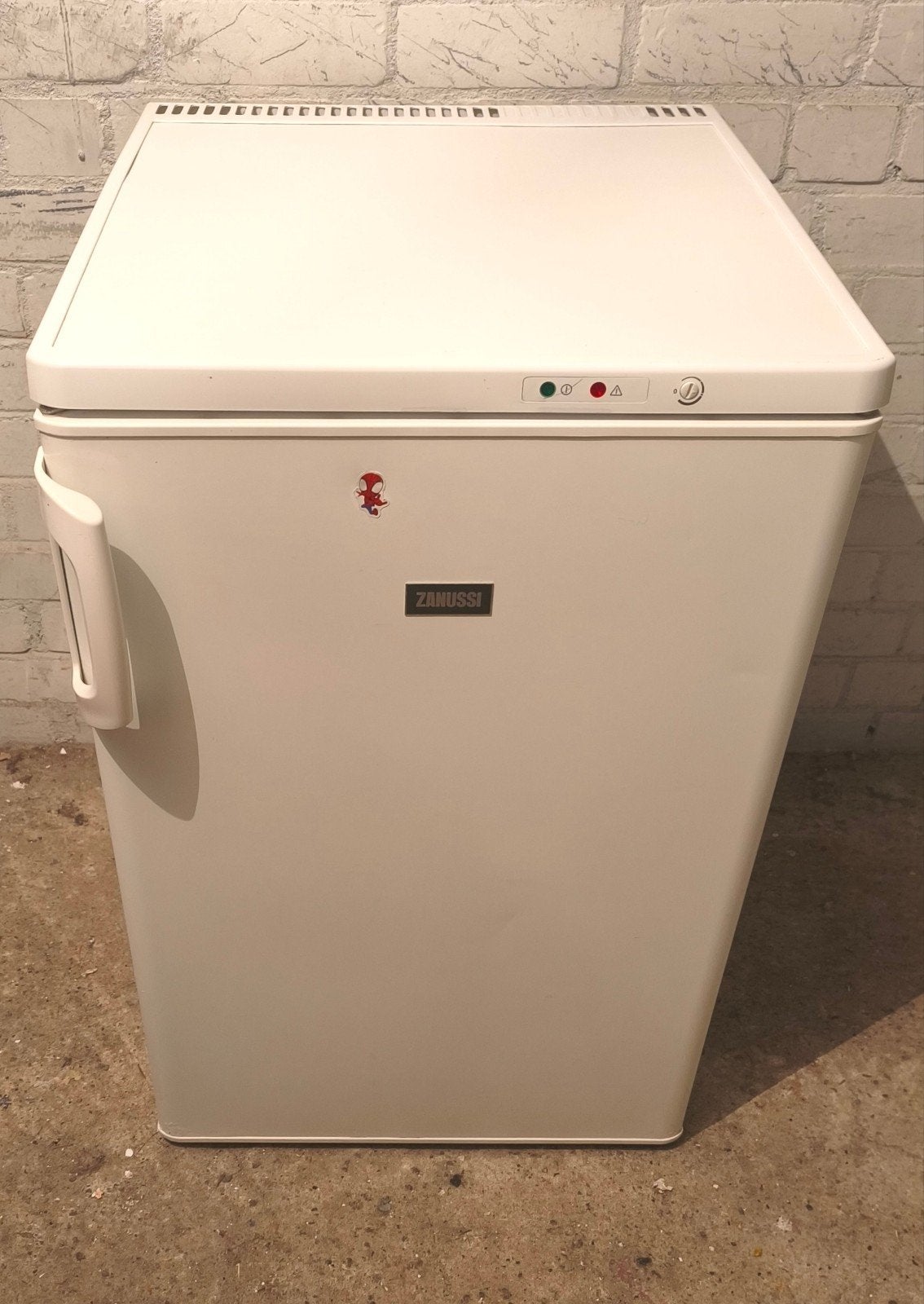 Zanussi tafelmodel vriezer werkt super.Energieklasse A, Witgoed en Apparatuur, Gebruikt, Minder dan 60 cm, Energieklasse A of zuiniger