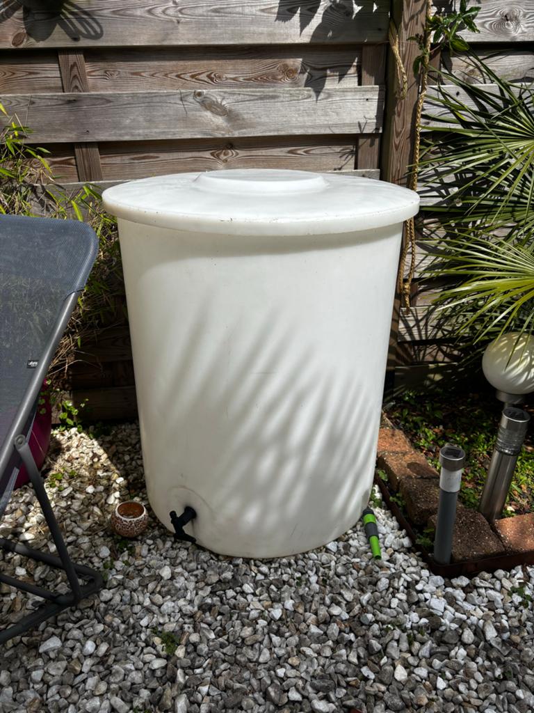 Kunststof vat 300L met deksel en tapkraan - regenton /IJsbad, Tuin en Terras, Bloembakken en Plantenbakken, Ophalen, Kunststof