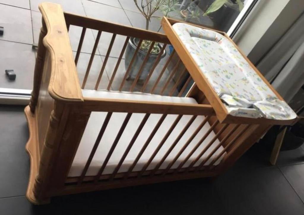 Vintage luxe baby ledikant eiken handige plank/versc.kussen, Kinderen en Baby's, Babywiegjes en Ledikanten, Ophalen of Verzenden
